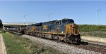 CSX 3137 leads M370.